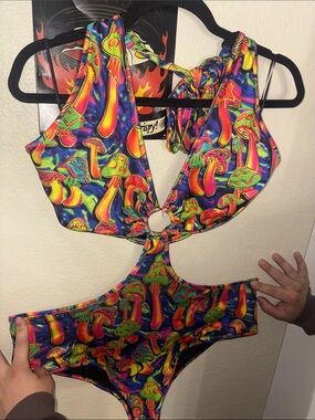 Trippy bodysuit 2XL